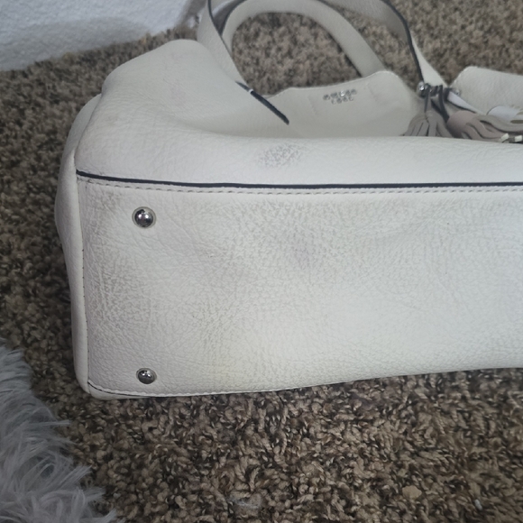 Guess White Leather Shoulder Bag W/ Colorful Tassel Bag Charms (FAIR/GOOD) ✨️ - Picture 8 of 16